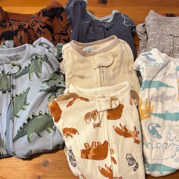 Assorted Baby Sleepers : 7 sleepers size 3-6 months - Picture 1 of 5